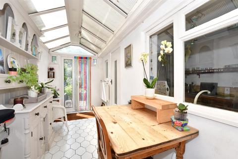 6 Diceland Road, Banstead, SM7 2ET