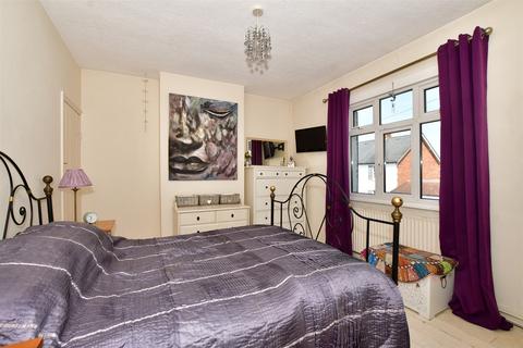 6 Diceland Road, Banstead, SM7 2ET