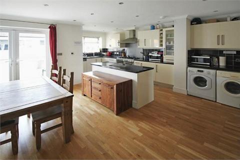 10 Rannock Avenue, London, NW9 7JR