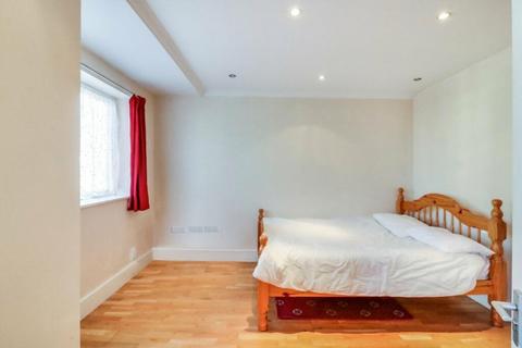 10 Rannock Avenue, London, NW9 7JR