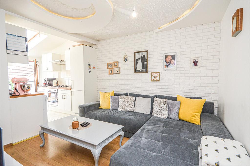 Groundwell Road, Swindon, Wiltshire, SN1 4 bed terraced house for sale