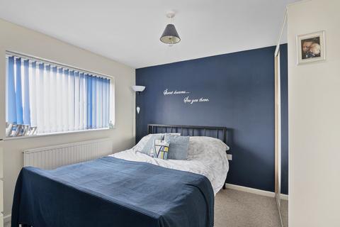 73 Parkfields, Roydon, Harlow, CM19 5JA