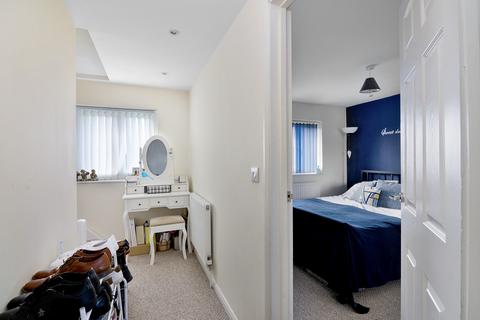 73 Parkfields, Roydon, Harlow, CM19 5JA