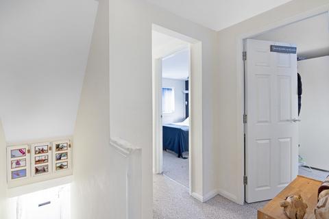 73 Parkfields, Roydon, Harlow, CM19 5JA