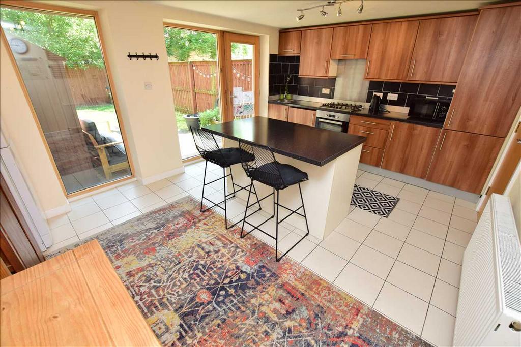 Kitchen / Dining