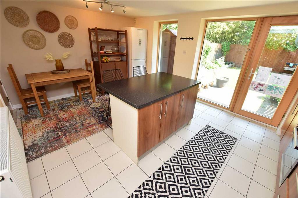 Kitchen / Dining