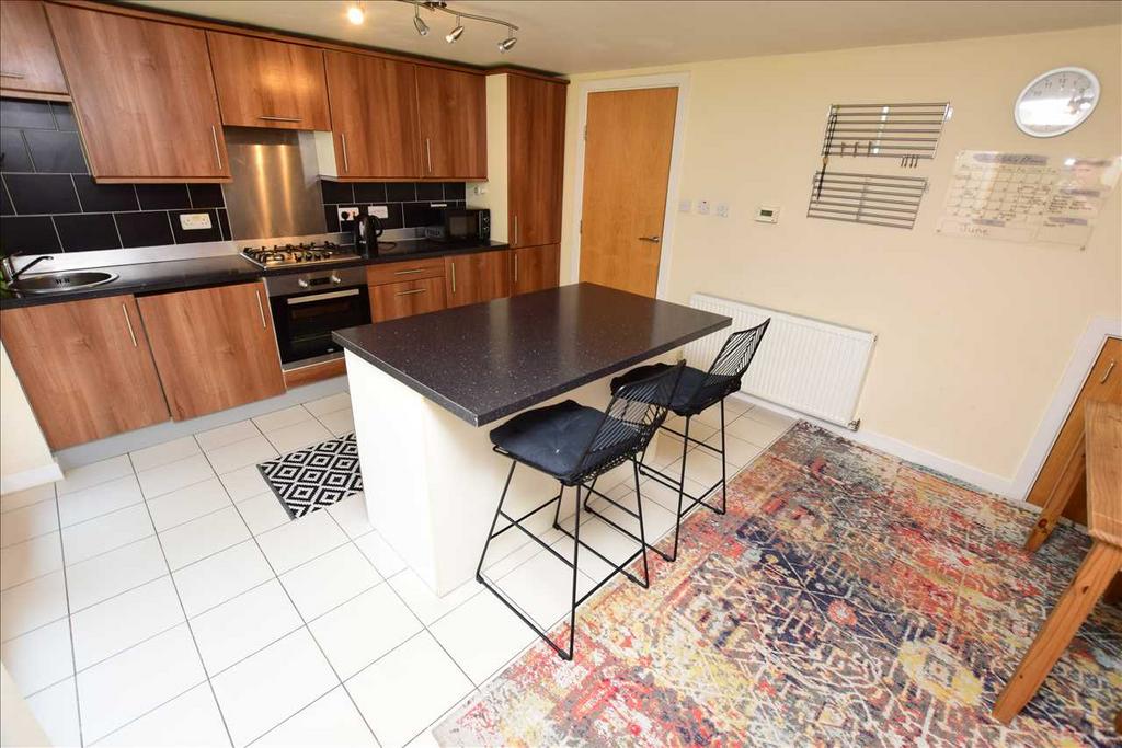 Kitchen / Dining