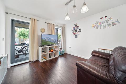 2 bedroom flat for sale, Glenalmond Avenue, Cambridge, CB2