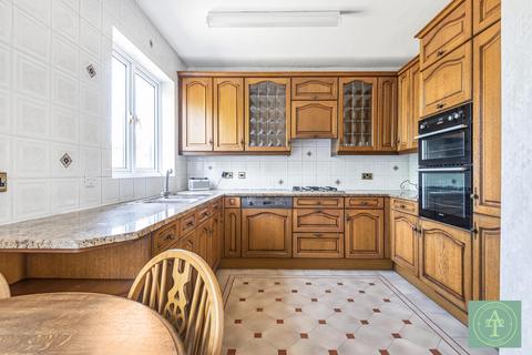 55 Wynchgate, London, N14 6RH