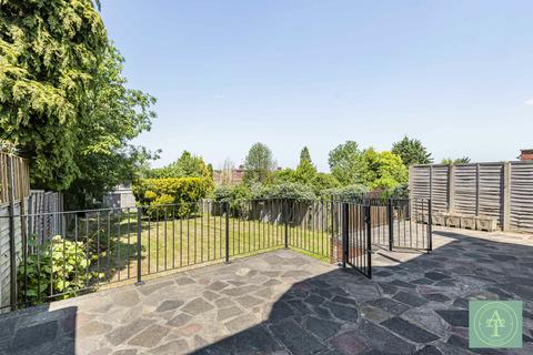 55 Wynchgate, London, N14 6RH