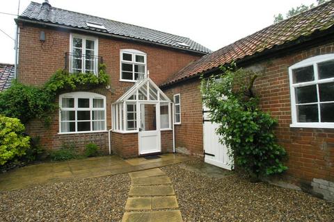 3 bedroom detached house to rent, The Hills, Uggeshall