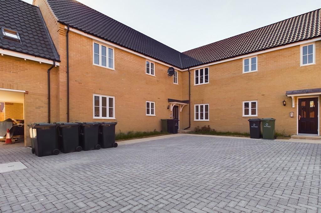 Marina Close, Thetford 1 bed apartment £800 pcm (£185 pw)