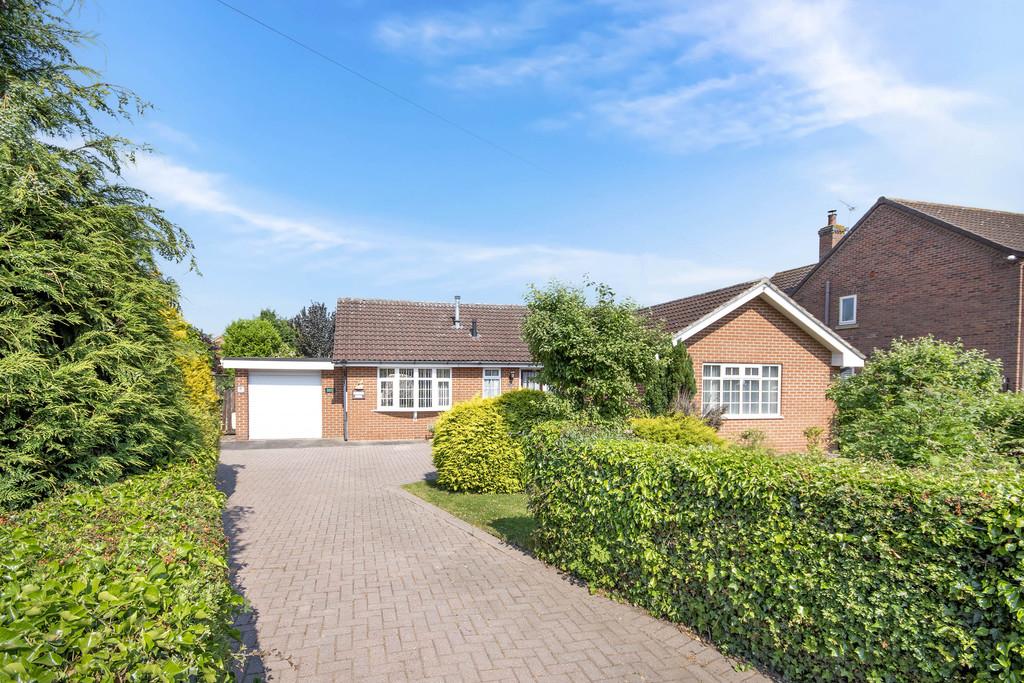Low Street, Beckingham, Doncaster 3 bed detached bungalow for sale £
