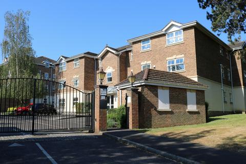 2 bedroom flat for sale, Heath Road, Haywards Heath, RH16