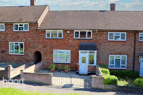 21 Lewes Road, Romford, RM3 7YR