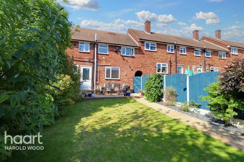 21 Lewes Road, Romford, RM3 7YR