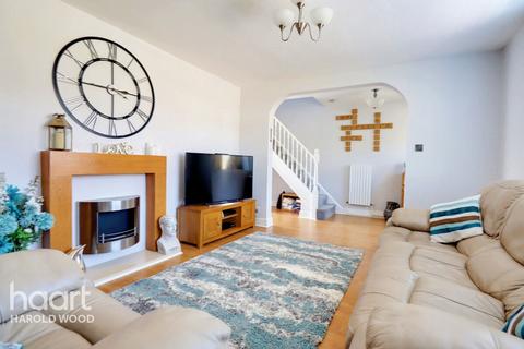 21 Lewes Road, Romford, RM3 7YR