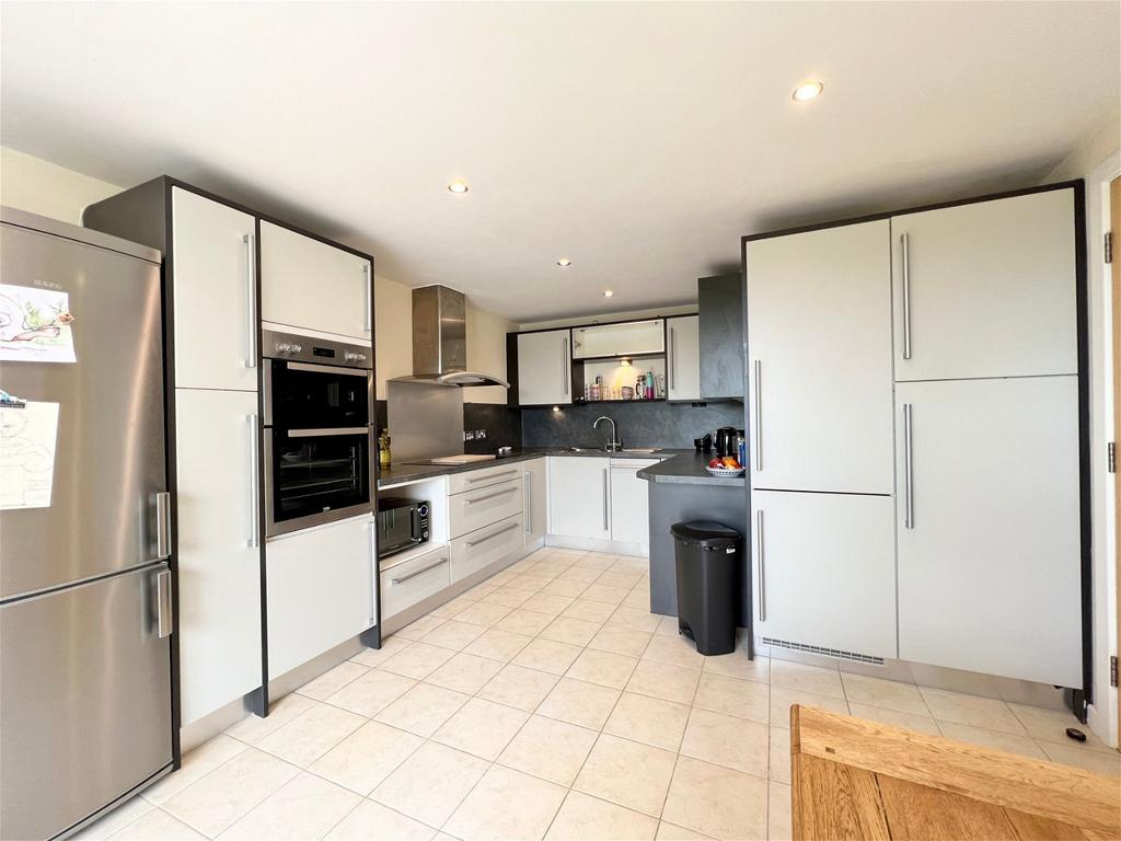 Wetherby, Riverside, Westgate, LS22 2 bed flat for sale £450,000