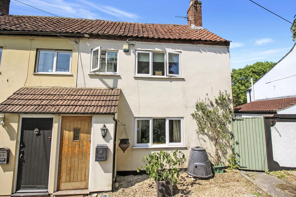 Chalford Gardens, Westbury 3 bed cottage for sale £260,000