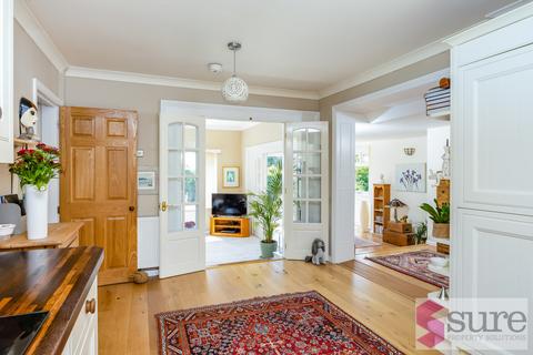 4 Ashdown Avenue, Saltdean, Brighton, BN2 8AH