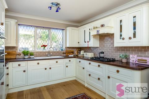 4 Ashdown Avenue, Saltdean, Brighton, BN2 8AH