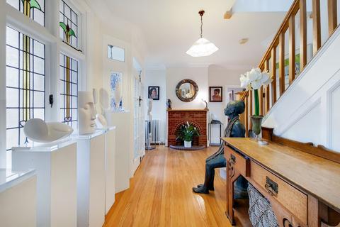 6 Park View Road, London, W5 2JB