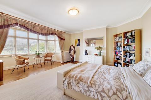 6 Park View Road, London, W5 2JB