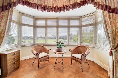 6 Park View Road, London, W5 2JB
