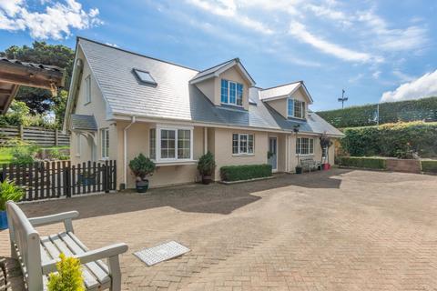 4 bedroom detached house to rent, Icart Road, St Martin