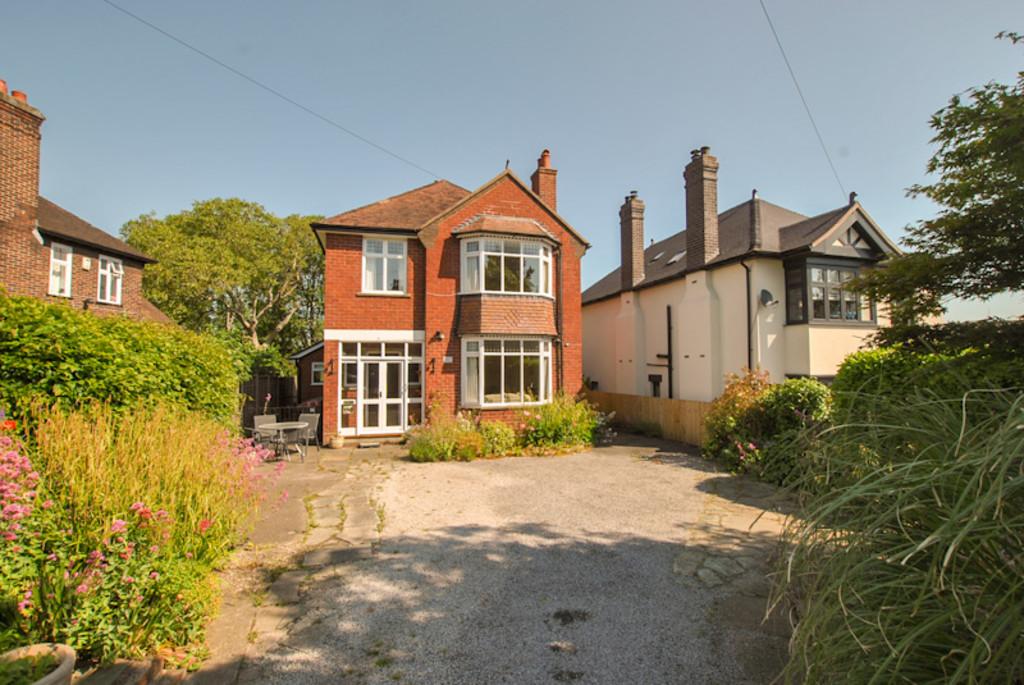 Holyhead Road, Wellington 3 bed detached house for sale £370,000