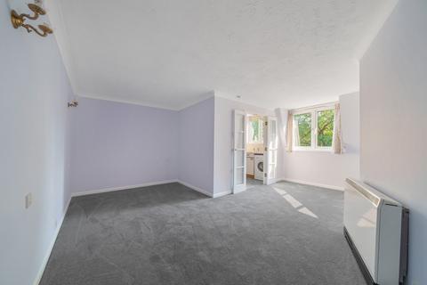 1 bedroom retirement property for sale, Lords Bridge Court, Mervyn Road, Shepperton, TW17