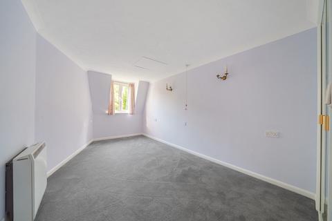 1 bedroom retirement property for sale, Lords Bridge Court, Mervyn Road, Shepperton, TW17