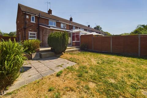 3 bedroom end of terrace house to rent, Pipers Lane, Chester