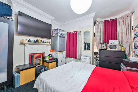9 Acacia Road, London, SW16 5PP