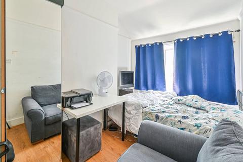 9 Acacia Road, London, SW16 5PP