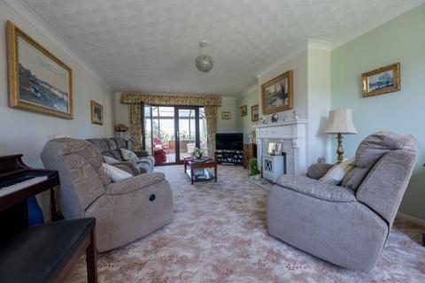 2 Wheatfields Close, Hillington, King's Lynn, PE31 6DF
