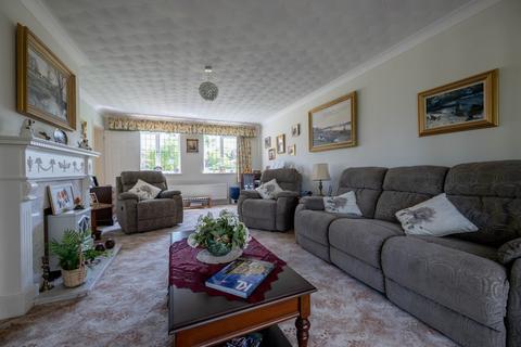 2 Wheatfields Close, Hillington, King's Lynn, PE31 6DF