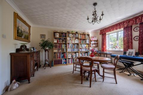 2 Wheatfields Close, Hillington, King's Lynn, PE31 6DF