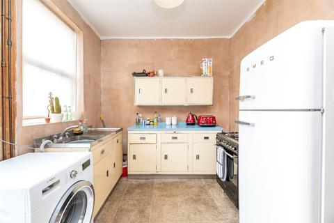 2 bedroom terraced house for sale, Lawn Road, Burley in Wharfedale, Ilkley, West Yorkshire, LS29