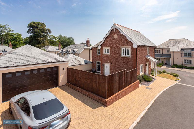 Rear/Garage/Parking