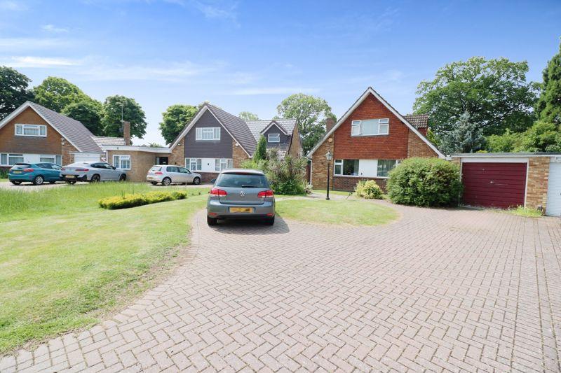 Brackenforde, Langley 4 bed detached house £865,000