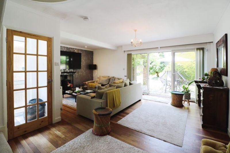 Brackenforde, Langley 4 bed detached house £865,000