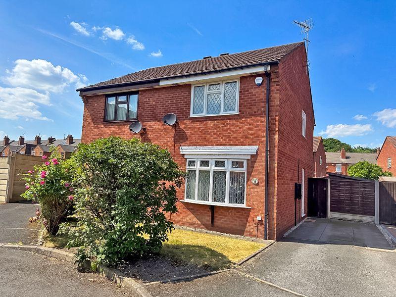 Stadium Close, Willenhall 2 bed semidetached house £165,000