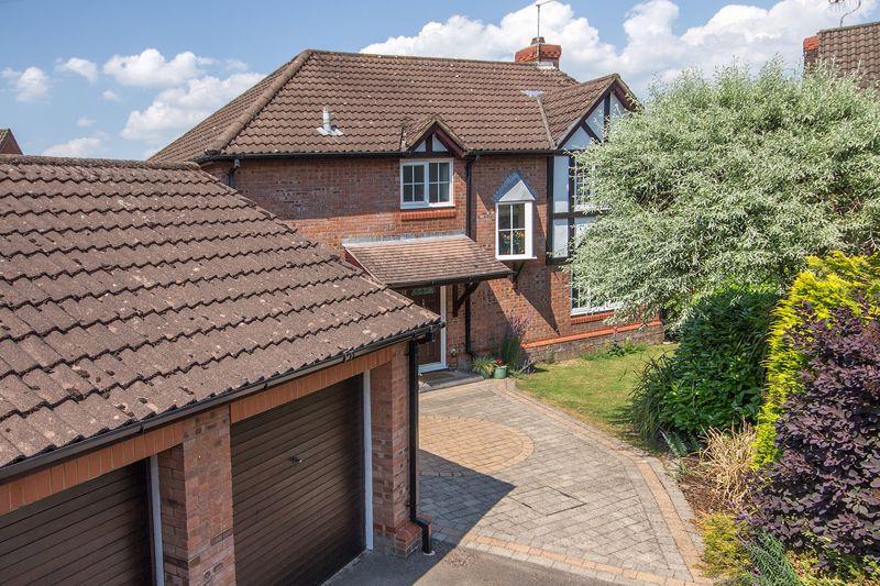 Ashurst Bridge 4 bed detached house for sale £569,950