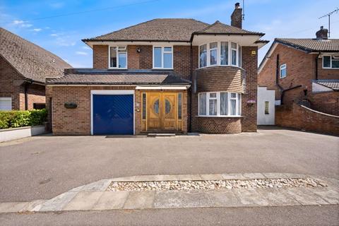 5 bedroom detached house for sale, Priory Road, Dunstable