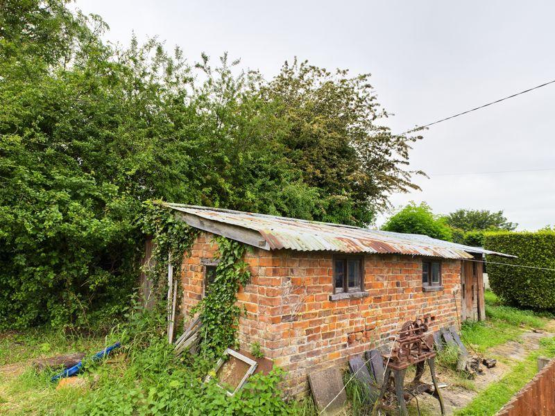 Outbuilding/old pig