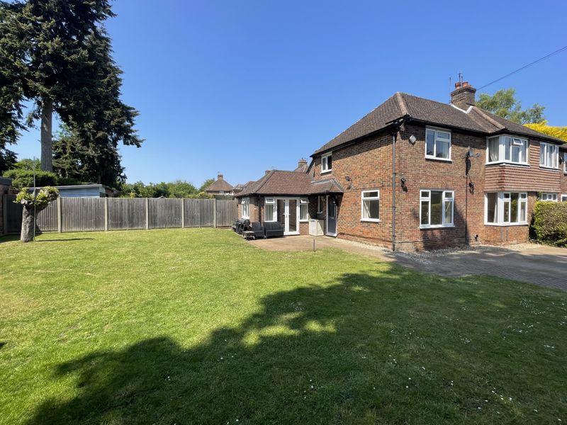 Meadow Close, Milford, Godalming 4 bed semidetached house £600,000