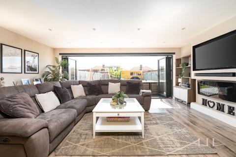 52 Chevington Way, Hornchurch, RM12 6RN