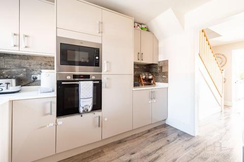 52 Chevington Way, Hornchurch, RM12 6RN