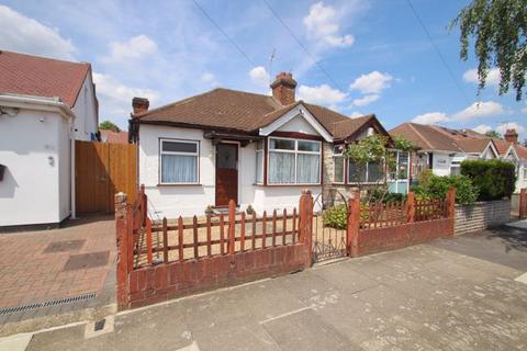 12 Oakfield Gardens, Greenford, UB6 8SD